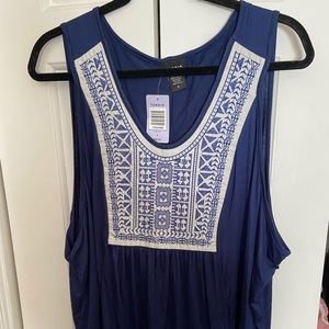 Torrid, size 4, blue and white tank